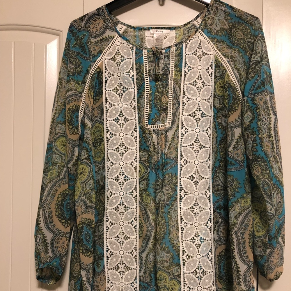 Beautiful 2x paisley top